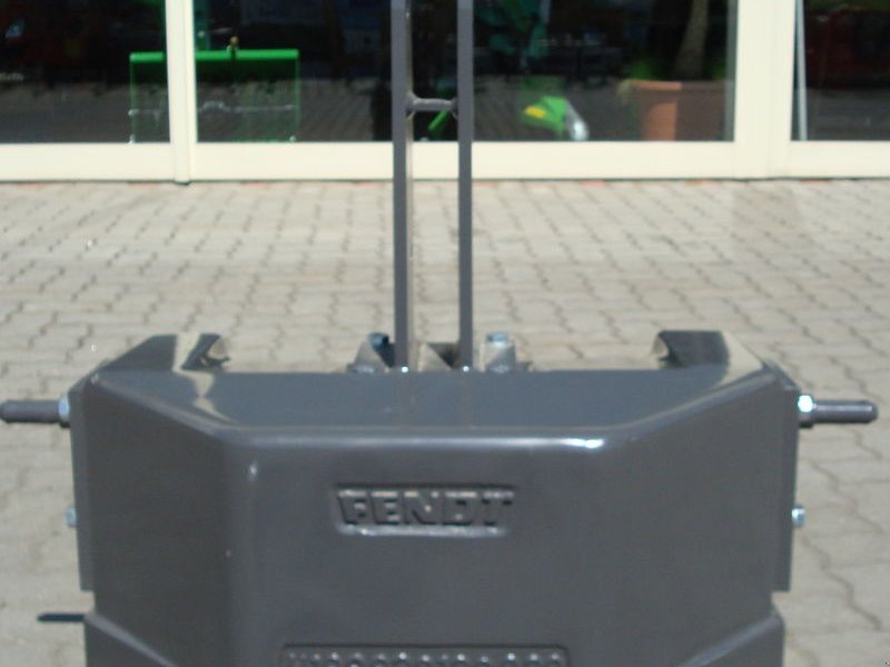 Frontgewicht tipa Fendt 870 kg, Neumaschine u Judenburg (Slika 1)