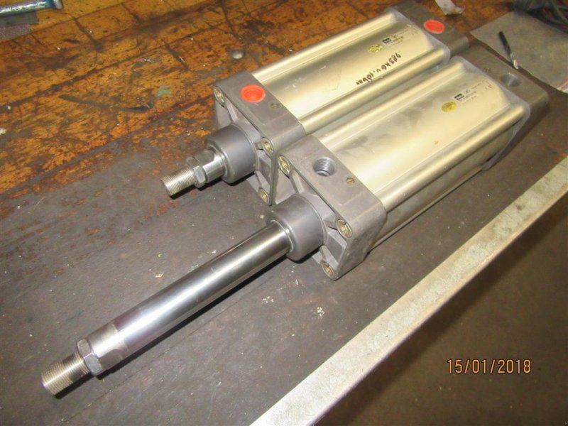 Sonstiges tipa Parker 2 Luft cylinder, Gebrauchtmaschine u Høng (Slika 1)
