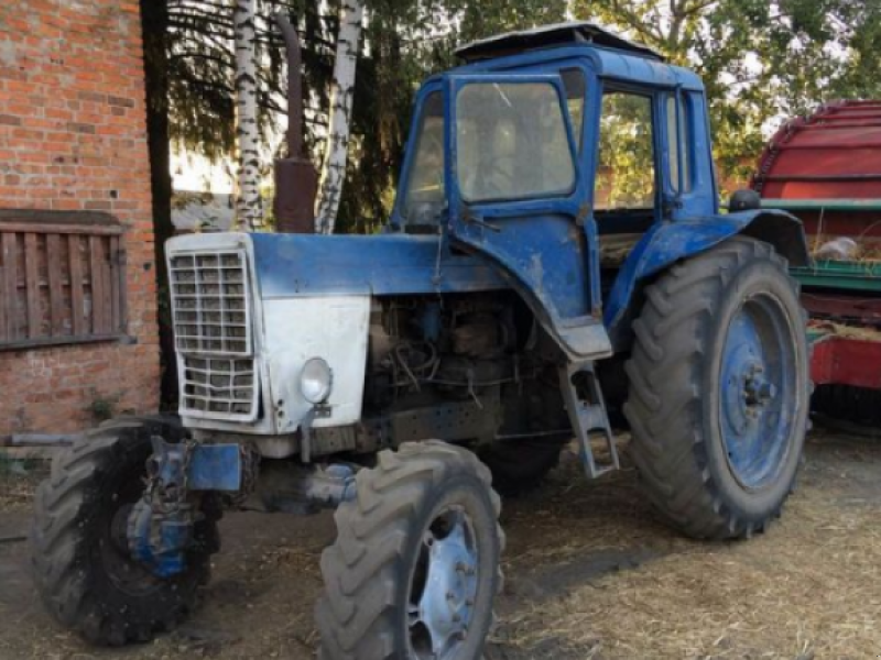 Oldtimer-Traktor tipa Belarus Беларус-82, Neumaschine u Житомир (Slika 1)