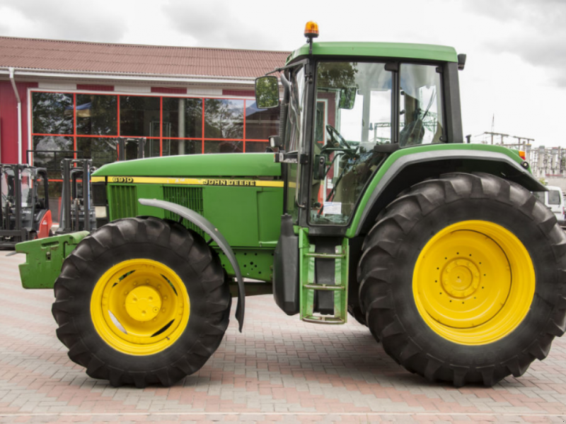 Oldtimer-Traktor tipa John Deere 6910, Neumaschine u Луцьк (Slika 1)