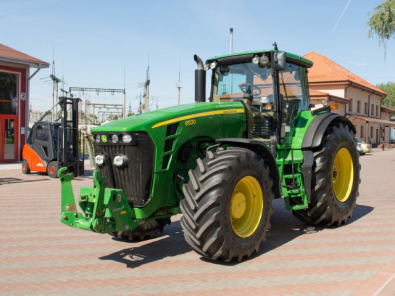 Oldtimer-Traktor tipa John Deere 8530,  u Луцьк (Slika 1)