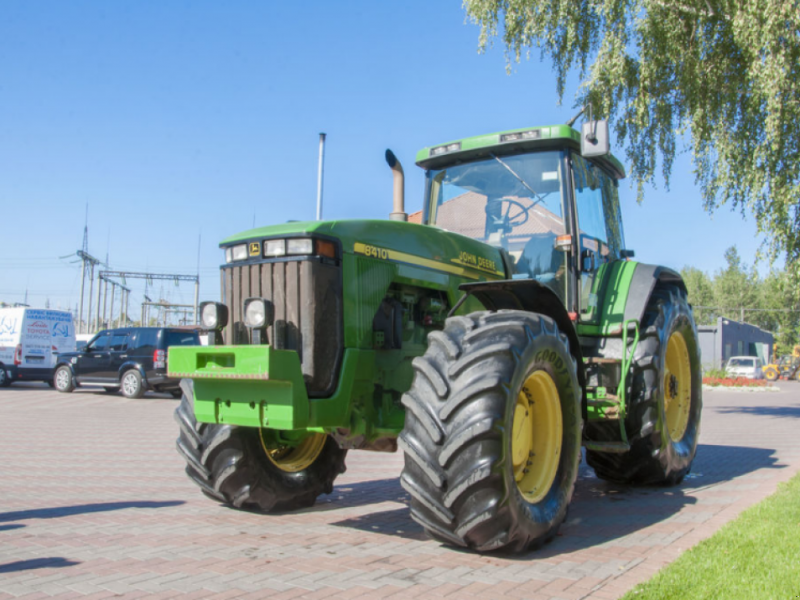 Oldtimer-Traktor tipa John Deere 8410, Neumaschine u Луцьк (Slika 1)