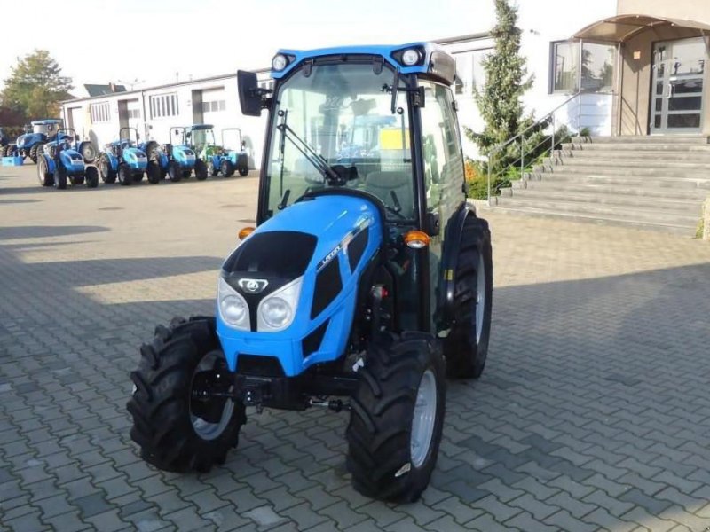 Oldtimer-Traktor tipa Landini Mistral 50, Neumaschine u Київ